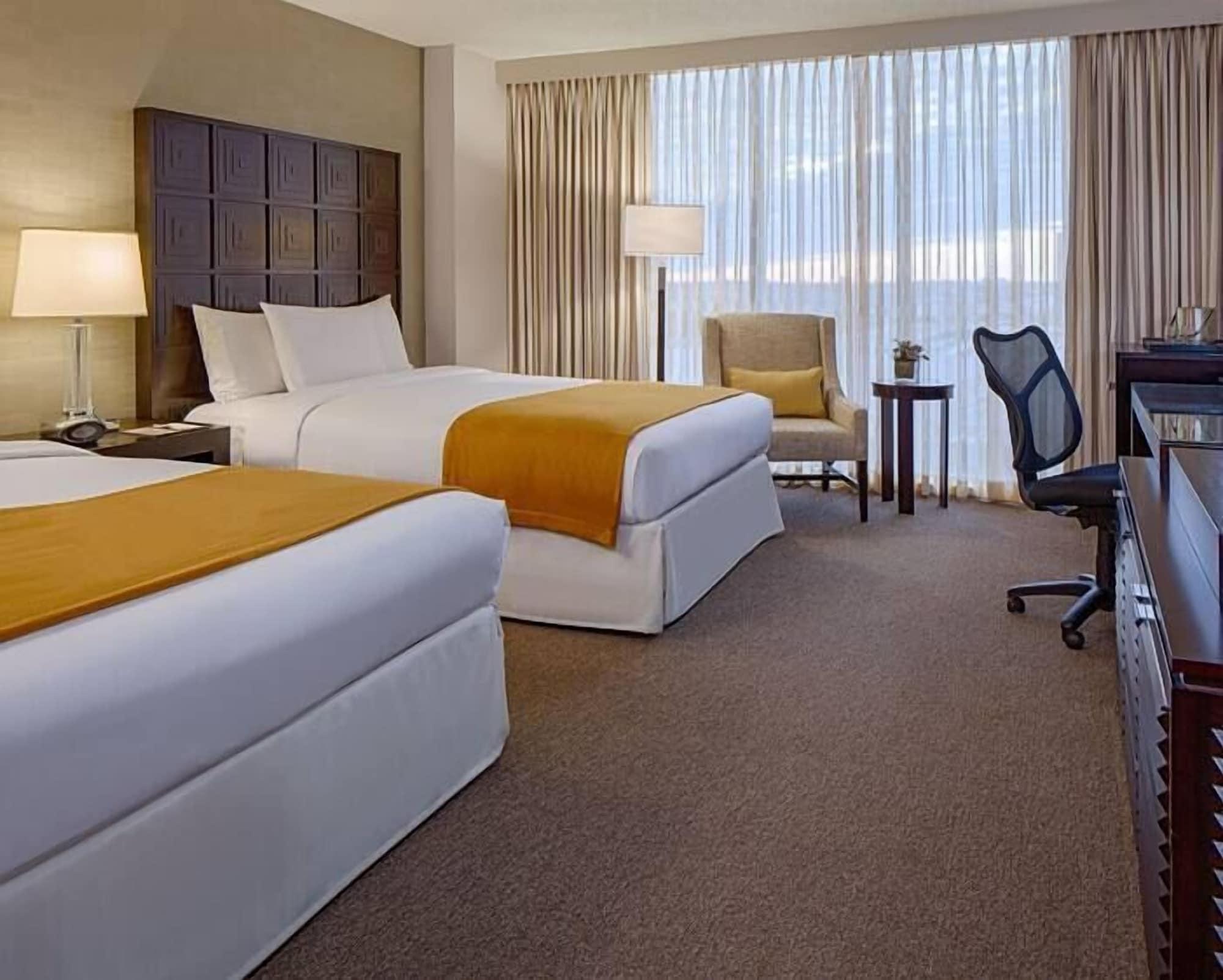Doubletree By Hilton Hotel Houston Greenway Plaza Екстер'єр фото