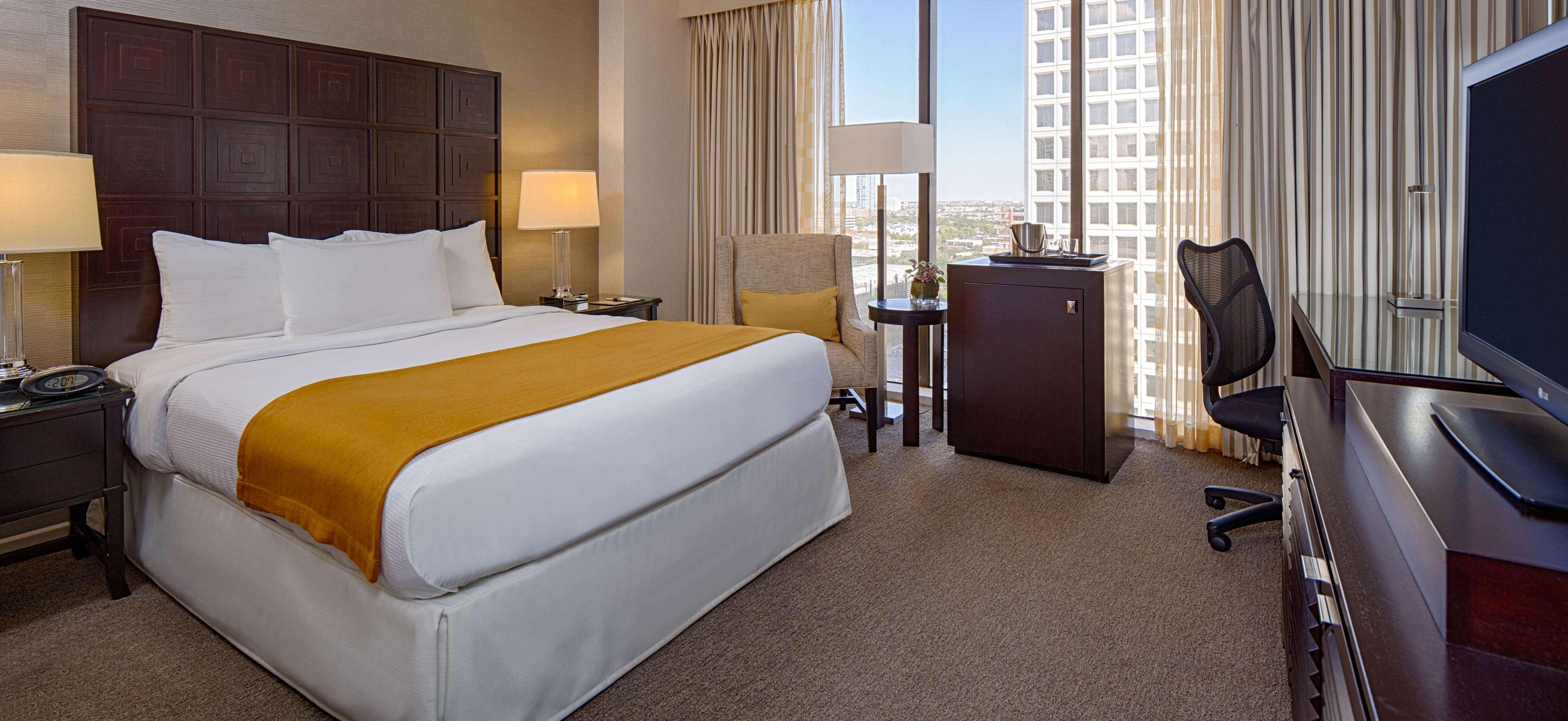 Doubletree By Hilton Hotel Houston Greenway Plaza Екстер'єр фото