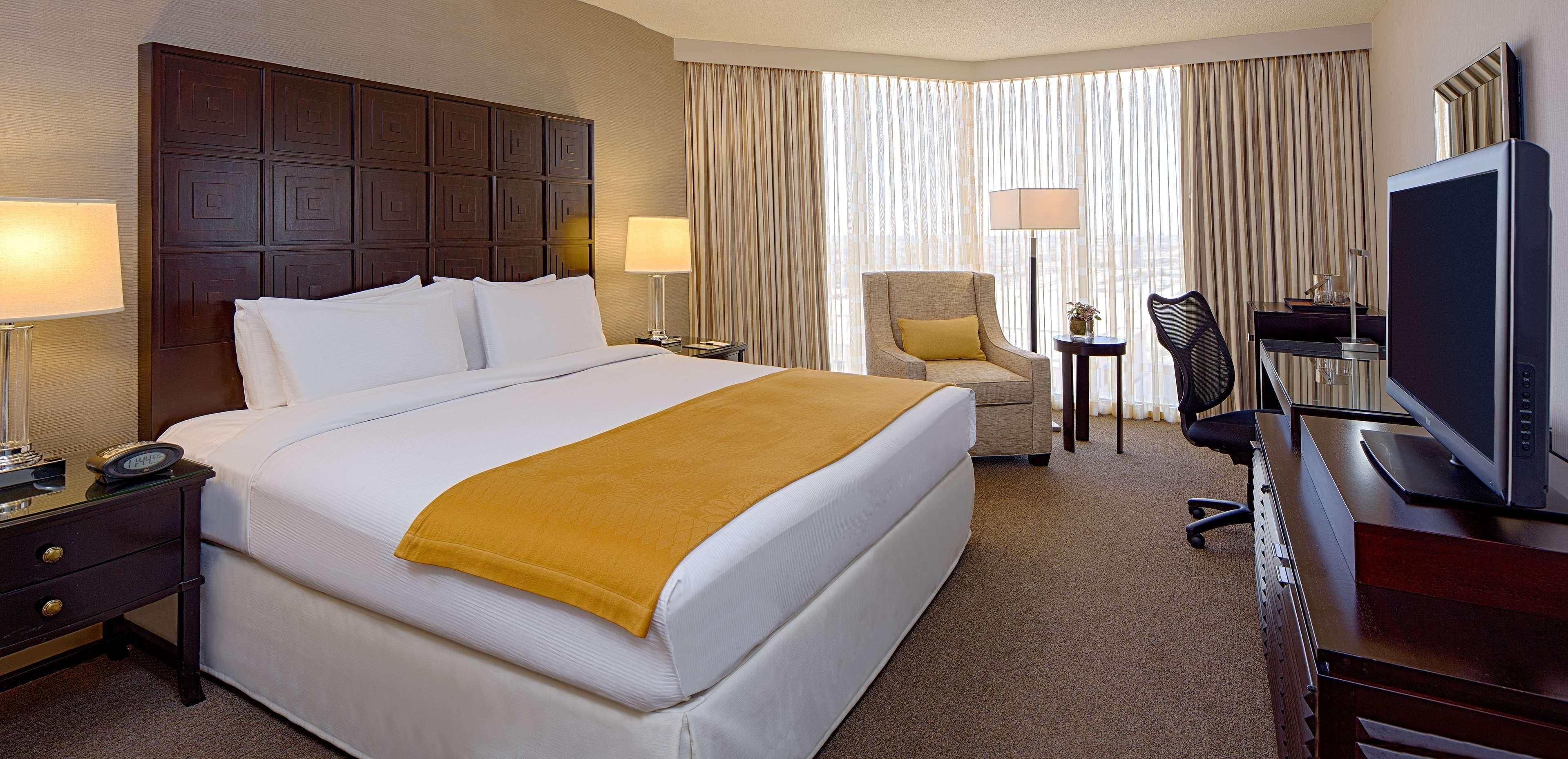 Doubletree By Hilton Hotel Houston Greenway Plaza Екстер'єр фото