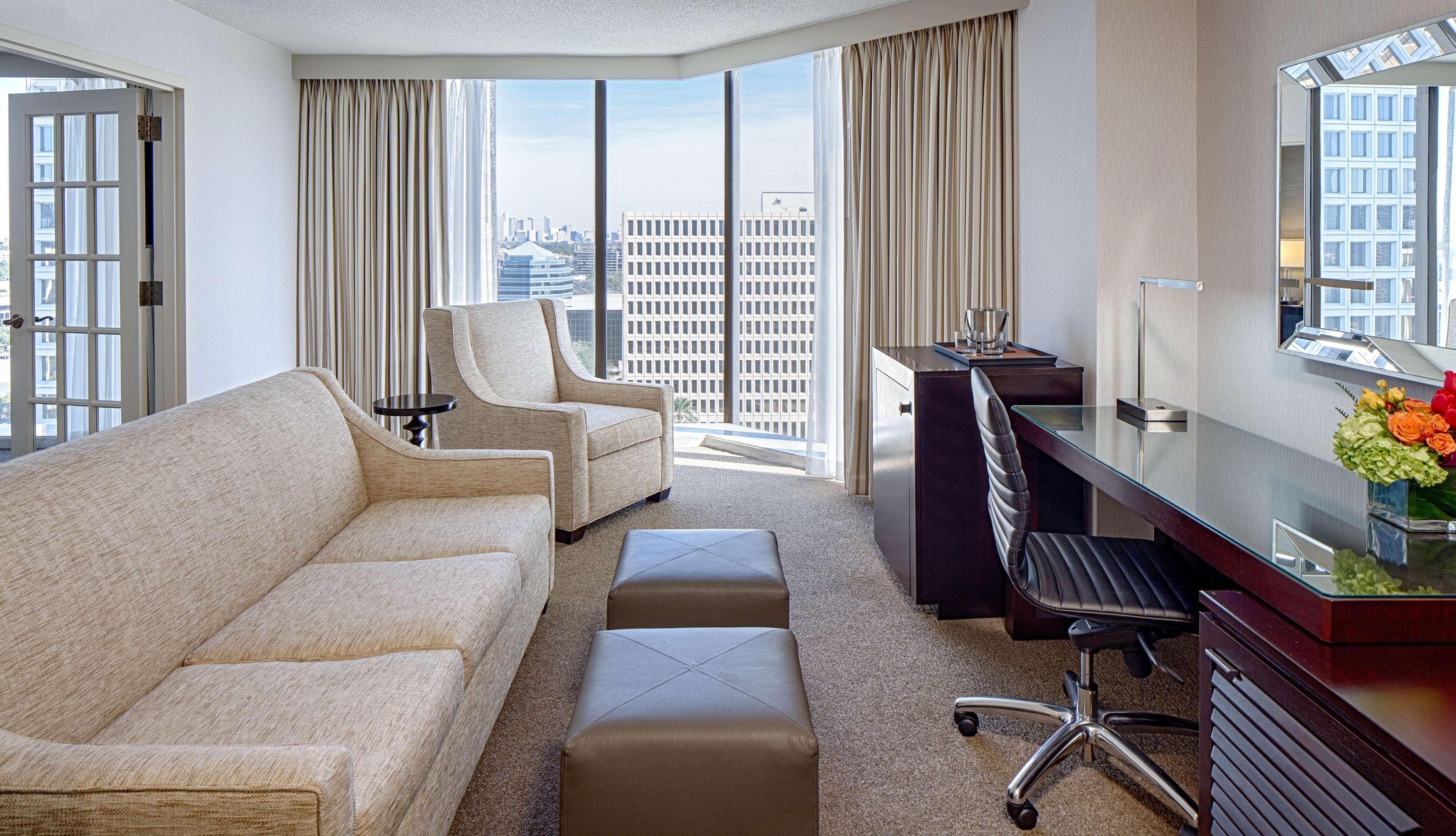 Doubletree By Hilton Hotel Houston Greenway Plaza Екстер'єр фото