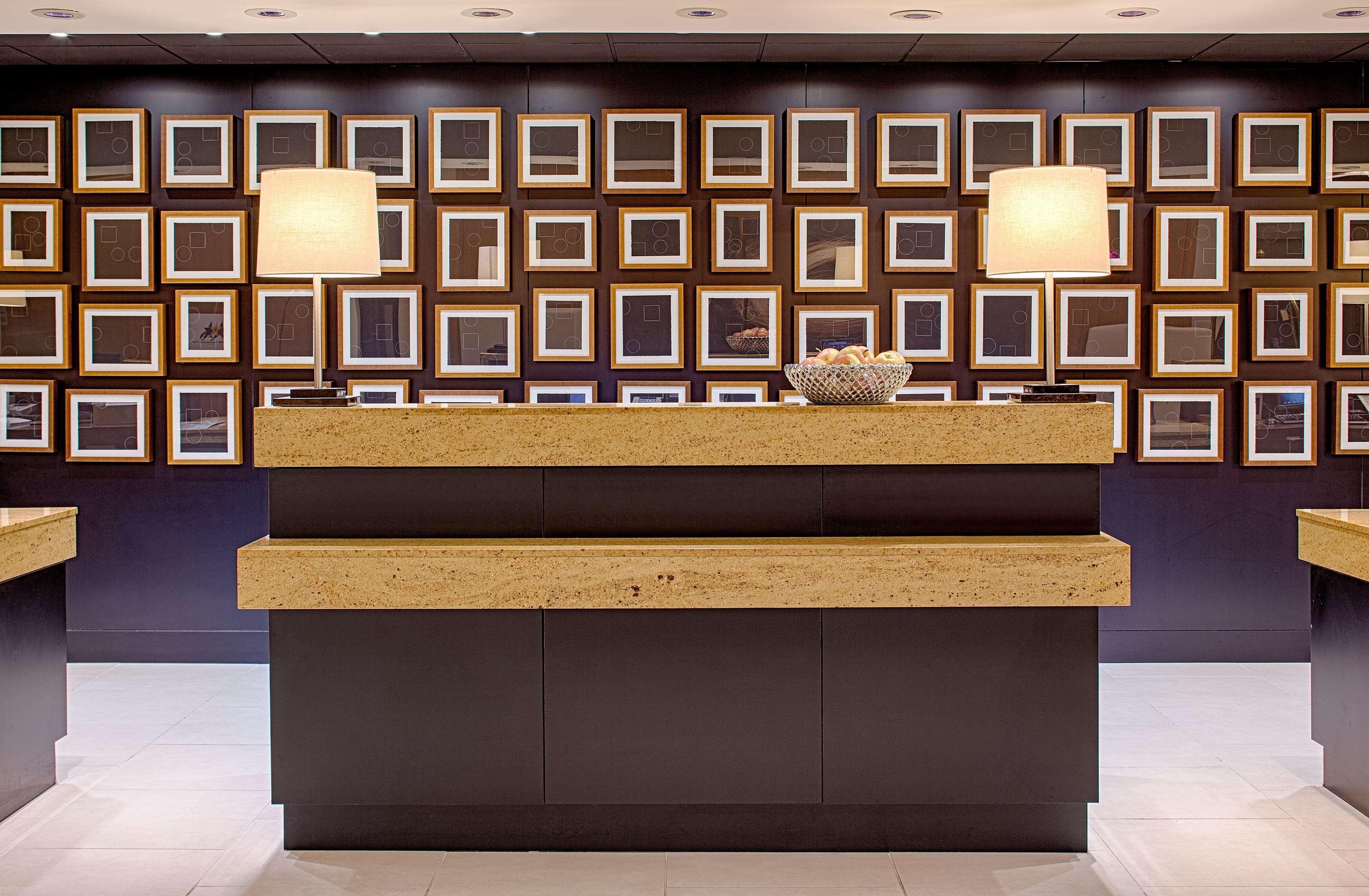 Doubletree By Hilton Hotel Houston Greenway Plaza Екстер'єр фото