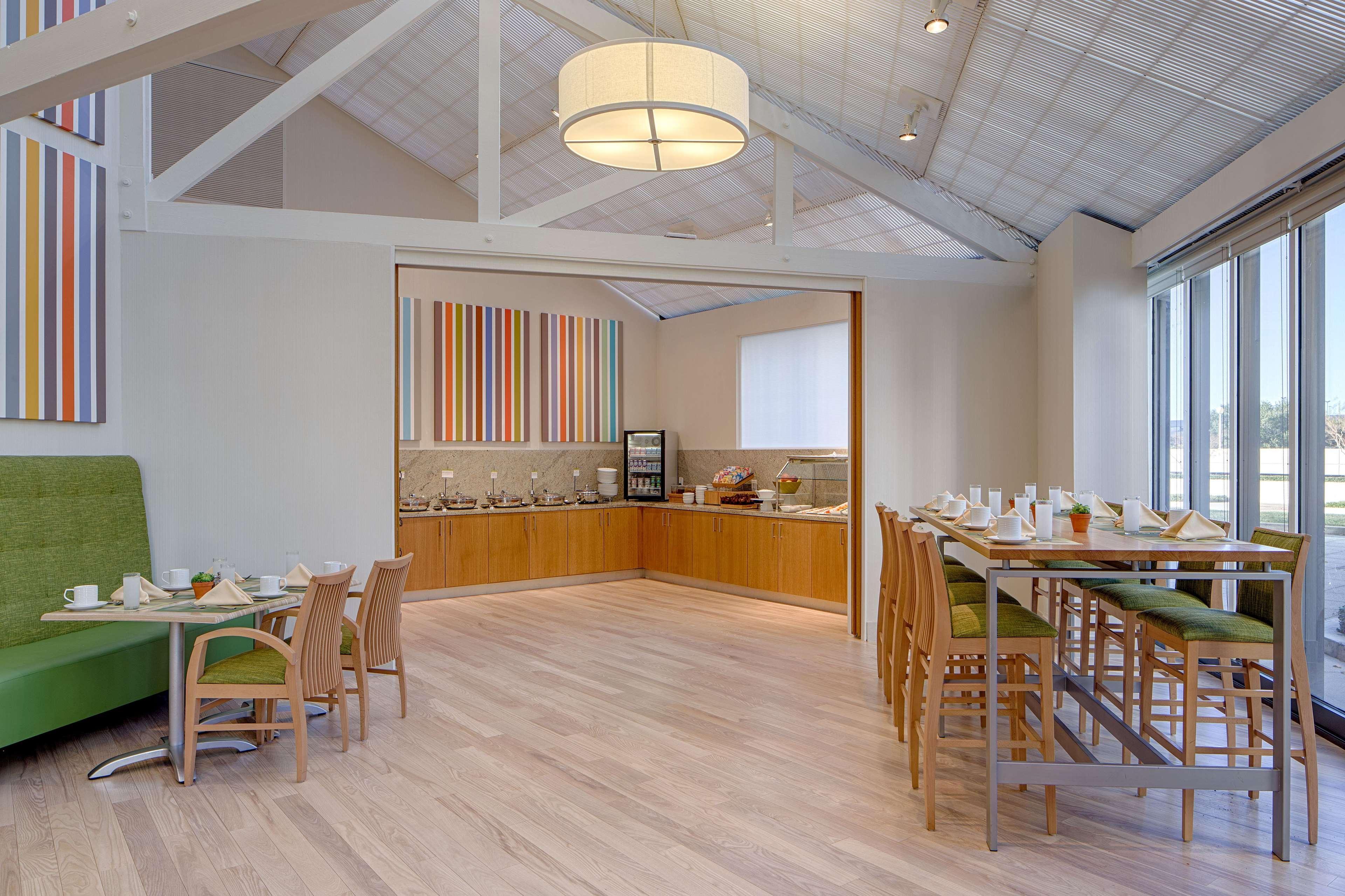 Doubletree By Hilton Hotel Houston Greenway Plaza Екстер'єр фото