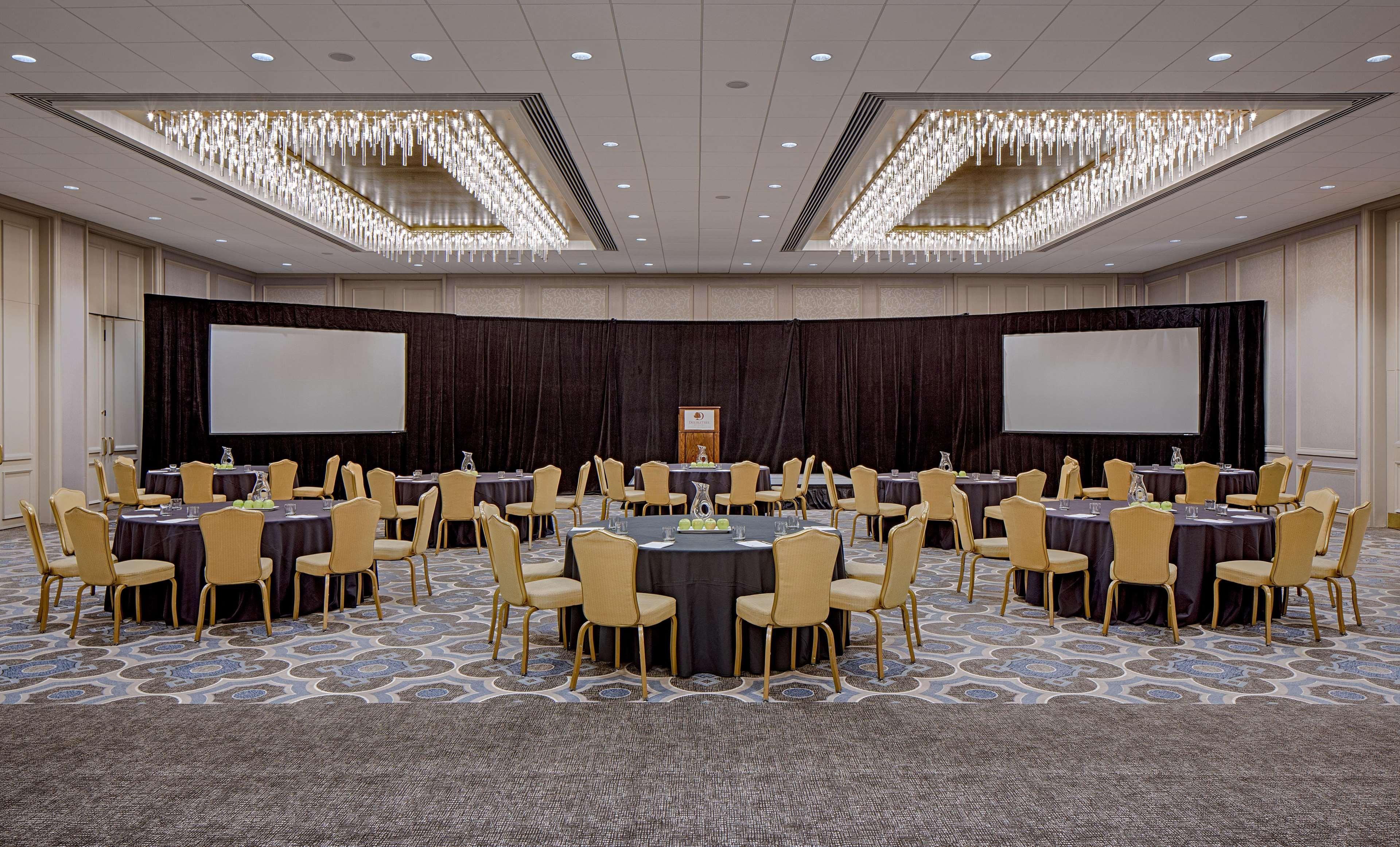Doubletree By Hilton Hotel Houston Greenway Plaza Екстер'єр фото