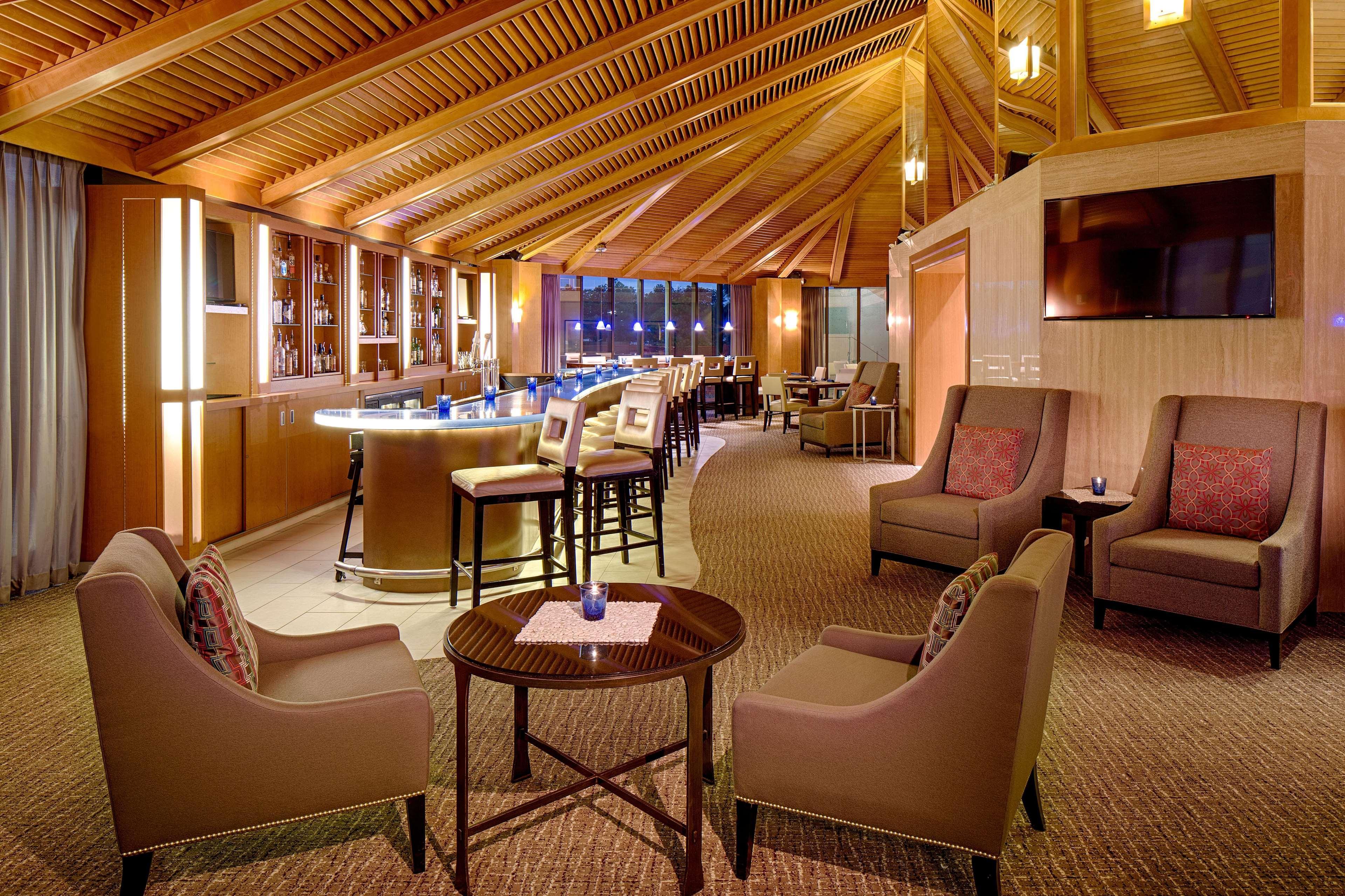 Doubletree By Hilton Hotel Houston Greenway Plaza Екстер'єр фото