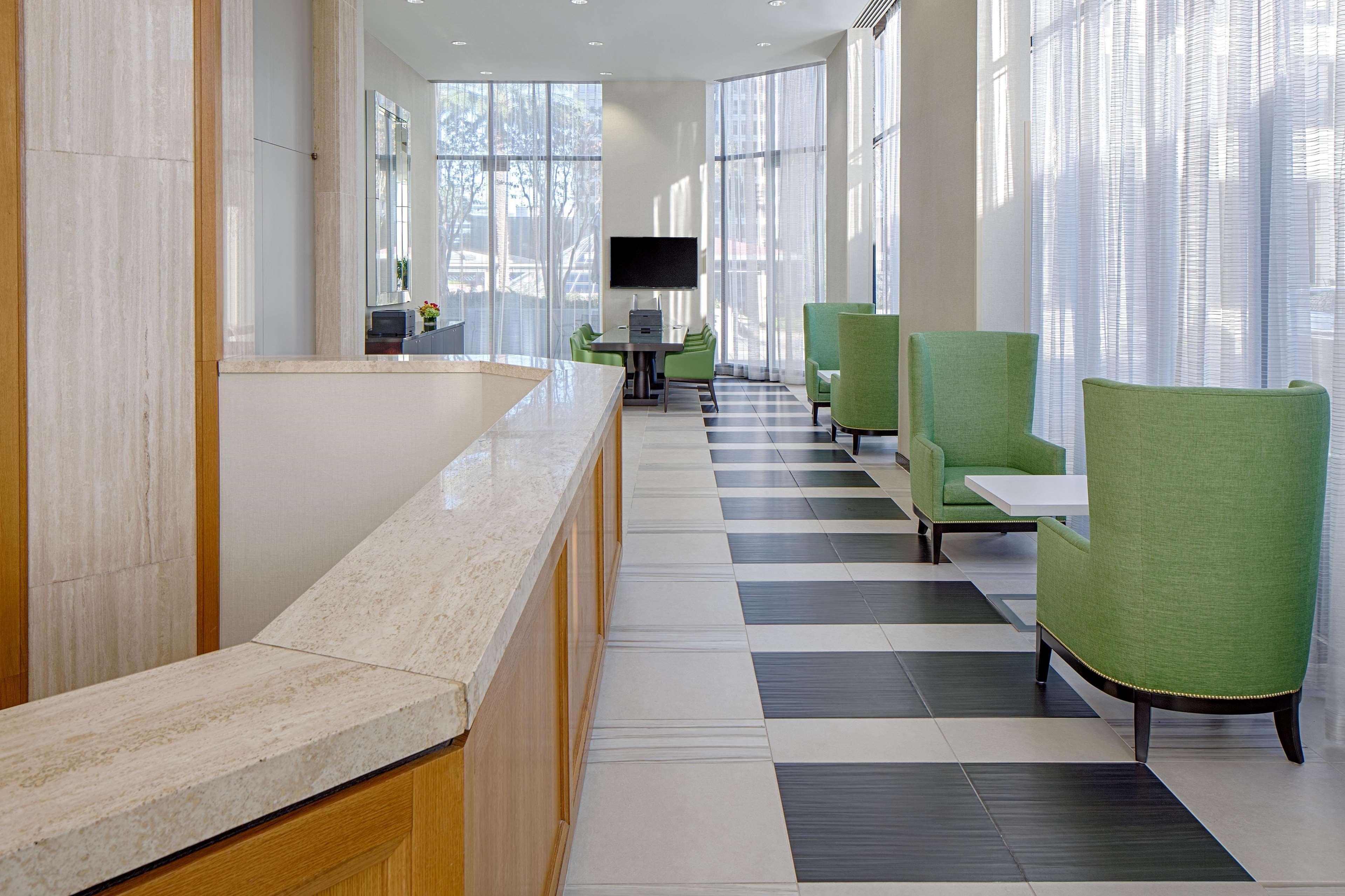 Doubletree By Hilton Hotel Houston Greenway Plaza Екстер'єр фото