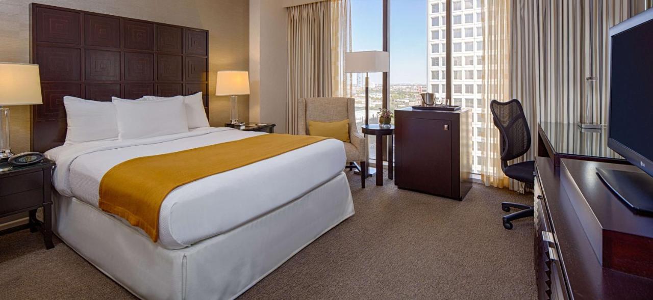 Doubletree By Hilton Hotel Houston Greenway Plaza Екстер'єр фото