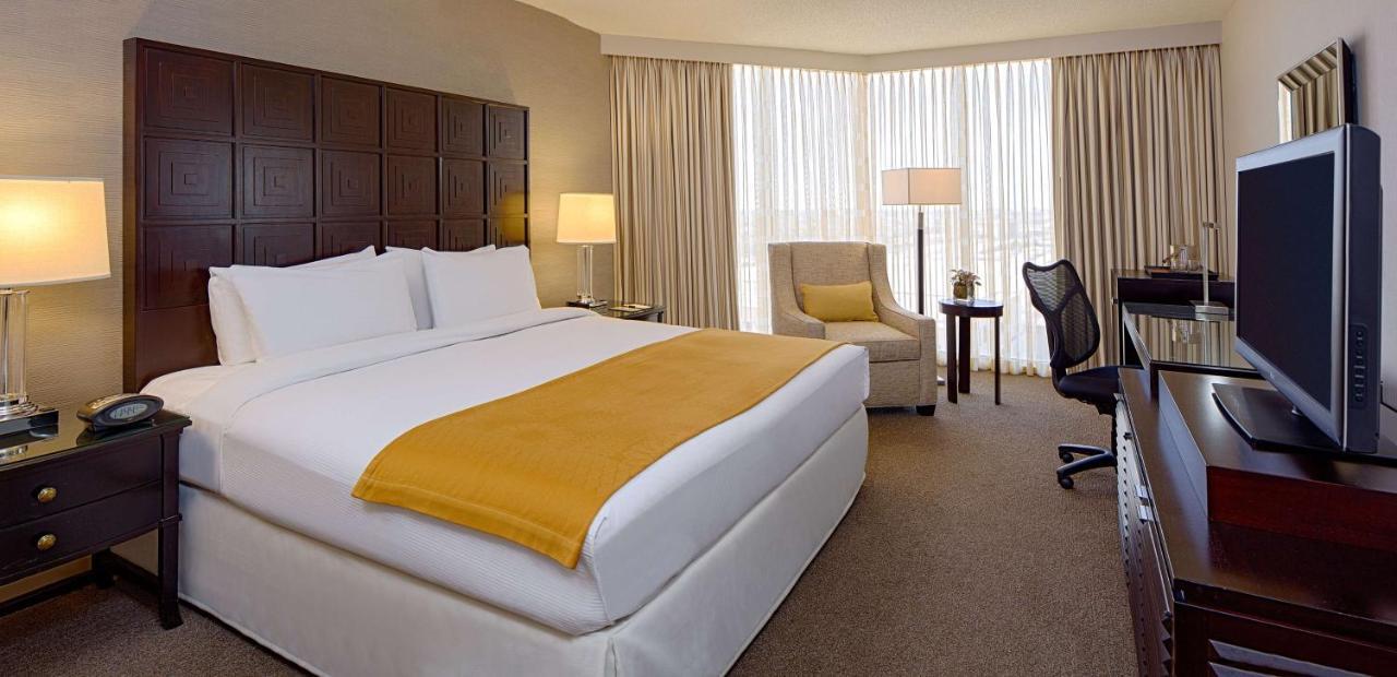 Doubletree By Hilton Hotel Houston Greenway Plaza Екстер'єр фото