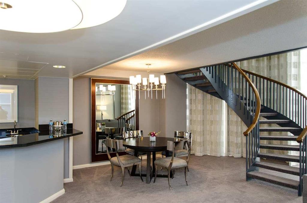 Doubletree By Hilton Hotel Houston Greenway Plaza Екстер'єр фото