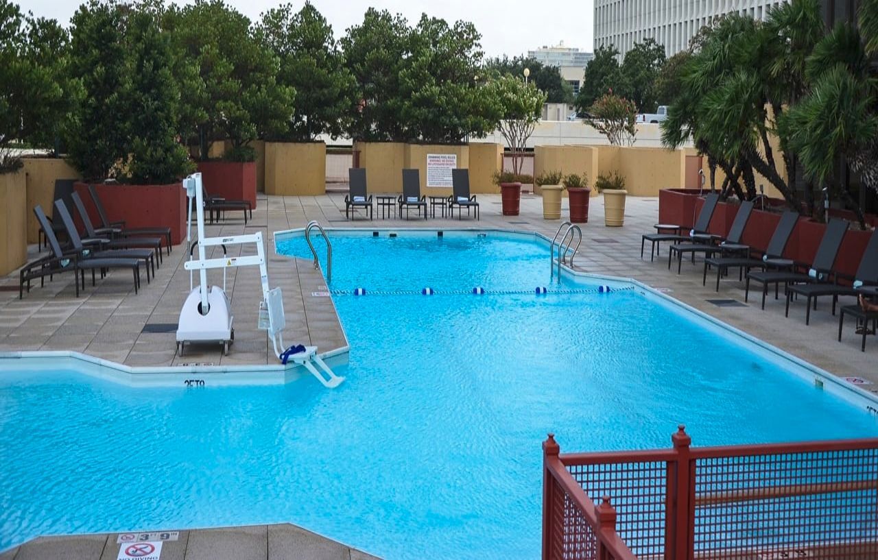 Doubletree By Hilton Hotel Houston Greenway Plaza Екстер'єр фото